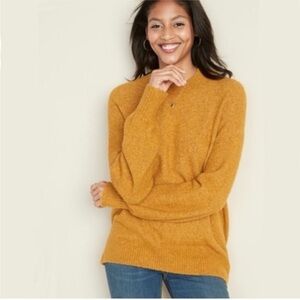 Women's Old Navy Wool Blend Crewneck Sweater in Mustard Yellow